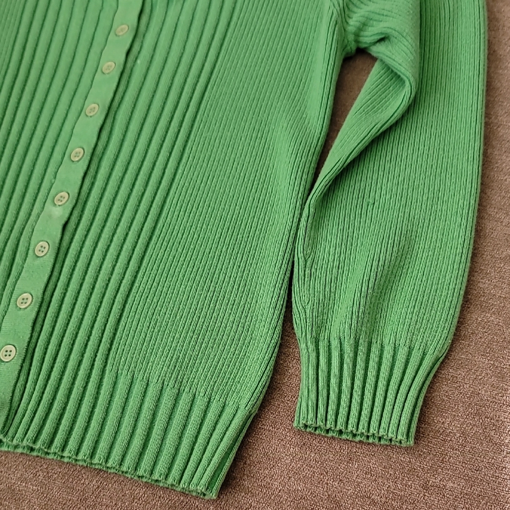 Green Ribbed Pinup Style Cartigan Sweater - Picture 8 of 12